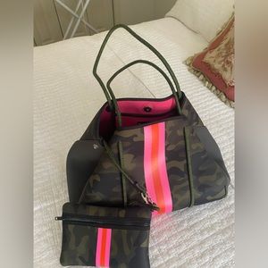 COPY - HAUTE SHORE NEOPREME GREEN CAMO TOTE AND WRISTLET WITH HOT PINK STRIPES